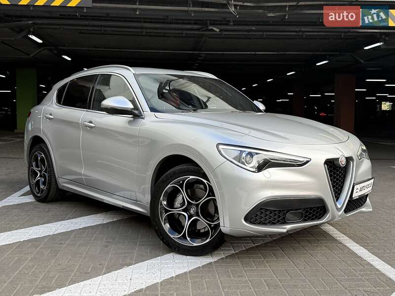 Alfa Romeo Stelvio 2021