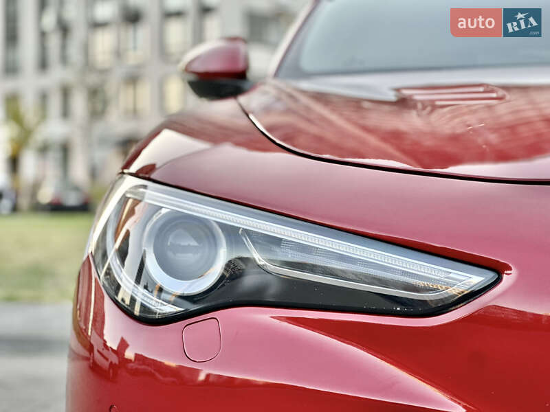 Позашляховик / Кросовер Alfa Romeo Stelvio 2018 в Києві