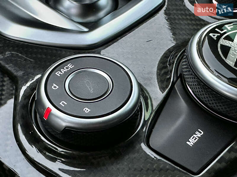 Позашляховик / Кросовер Alfa Romeo Stelvio 2018 в Києві