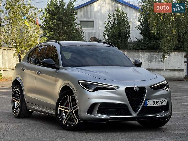 Внедорожник / Кроссовер Alfa Romeo Stelvio 2018 в Киеве