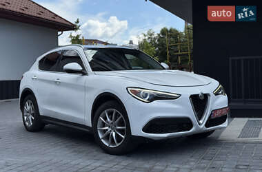 Внедорожник / Кроссовер Alfa Romeo Stelvio 2017 в 