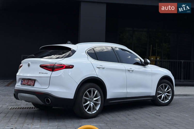 Внедорожник / Кроссовер Alfa Romeo Stelvio 2017 в Львове