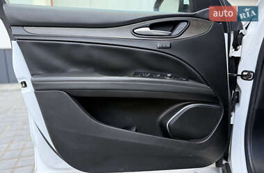 Внедорожник / Кроссовер Alfa Romeo Stelvio 2017 в 