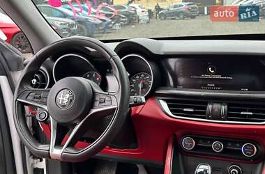 Внедорожник / Кроссовер Alfa Romeo Stelvio 2017 в 