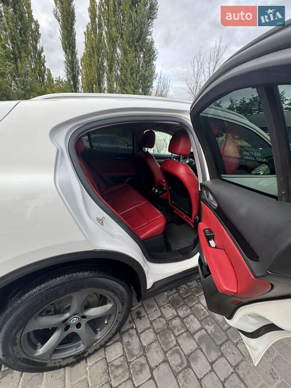 Внедорожник / Кроссовер Alfa Romeo Stelvio 2017 в Кременчуге