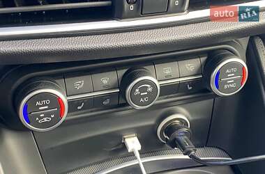 Внедорожник / Кроссовер Alfa Romeo Stelvio 2019 в 