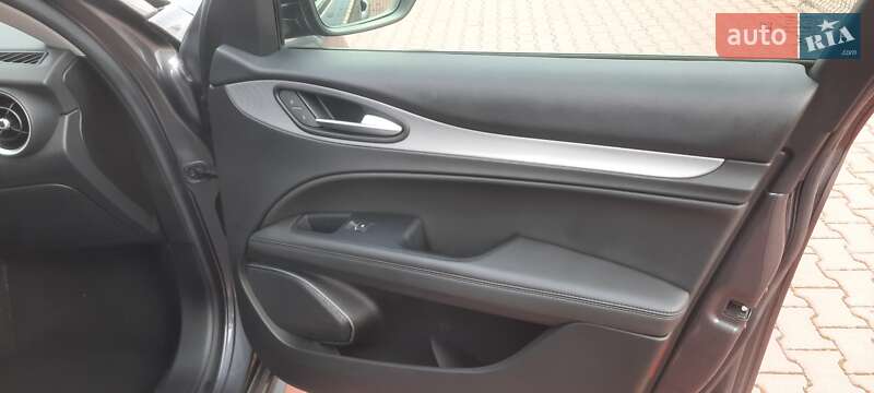 Внедорожник / Кроссовер Alfa Romeo Stelvio 2019 в Ровно фото 28 Внедорожник / Кроссовер Alfa Romeo Stelvio 2019 в Ровно