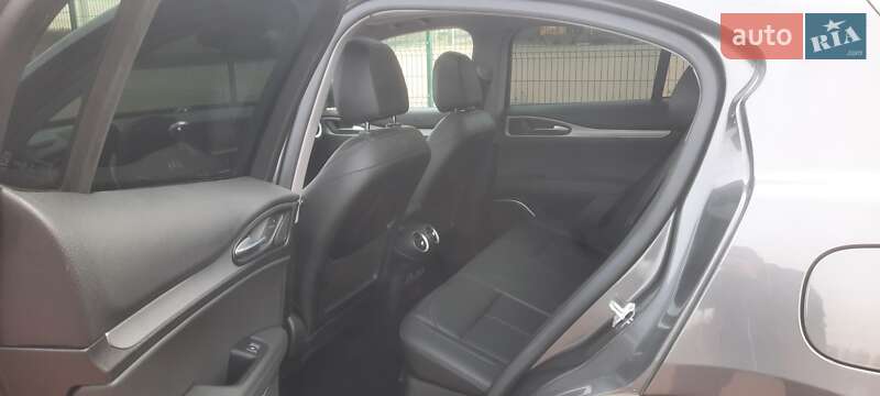 Внедорожник / Кроссовер Alfa Romeo Stelvio 2019 в Ровно фото 24 Внедорожник / Кроссовер Alfa Romeo Stelvio 2019 в Ровно