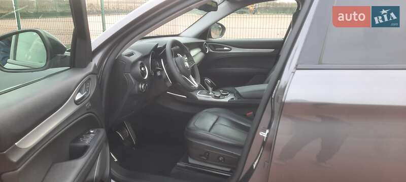 Внедорожник / Кроссовер Alfa Romeo Stelvio 2019 в Ровно фото 19 Внедорожник / Кроссовер Alfa Romeo Stelvio 2019 в Ровно