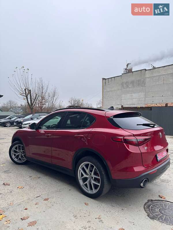 Внедорожник / Кроссовер Alfa Romeo Stelvio 2017 в Дрогобыче фото 9 Внедорожник / Кроссовер Alfa Romeo Stelvio 2017 в Дрогобыче
