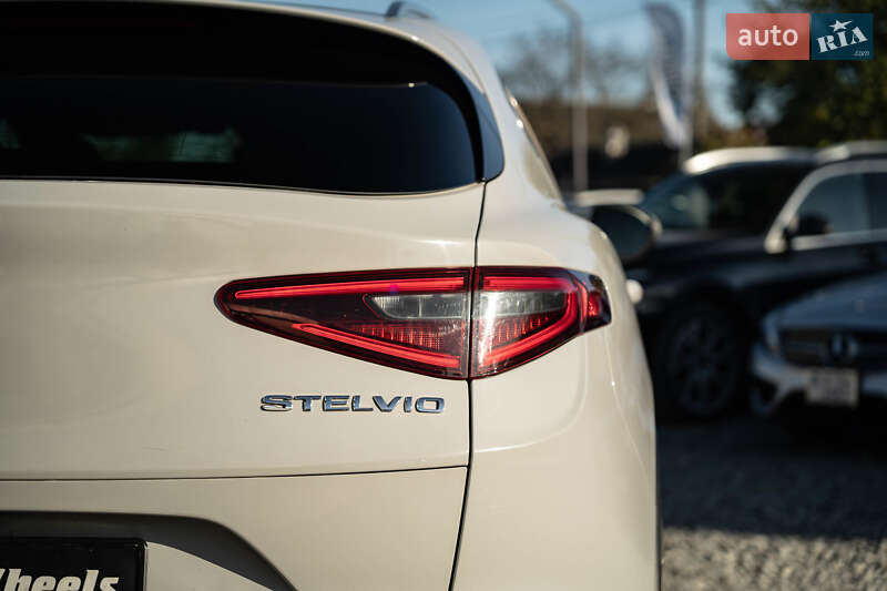 Внедорожник / Кроссовер Alfa Romeo Stelvio 2017 в Черновцах фото 8 Внедорожник / Кроссовер Alfa Romeo Stelvio 2017 в Черновцах