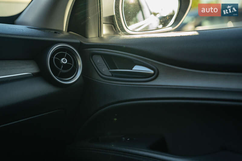 Внедорожник / Кроссовер Alfa Romeo Stelvio 2017 в Черновцах фото 32 Внедорожник / Кроссовер Alfa Romeo Stelvio 2017 в Черновцах