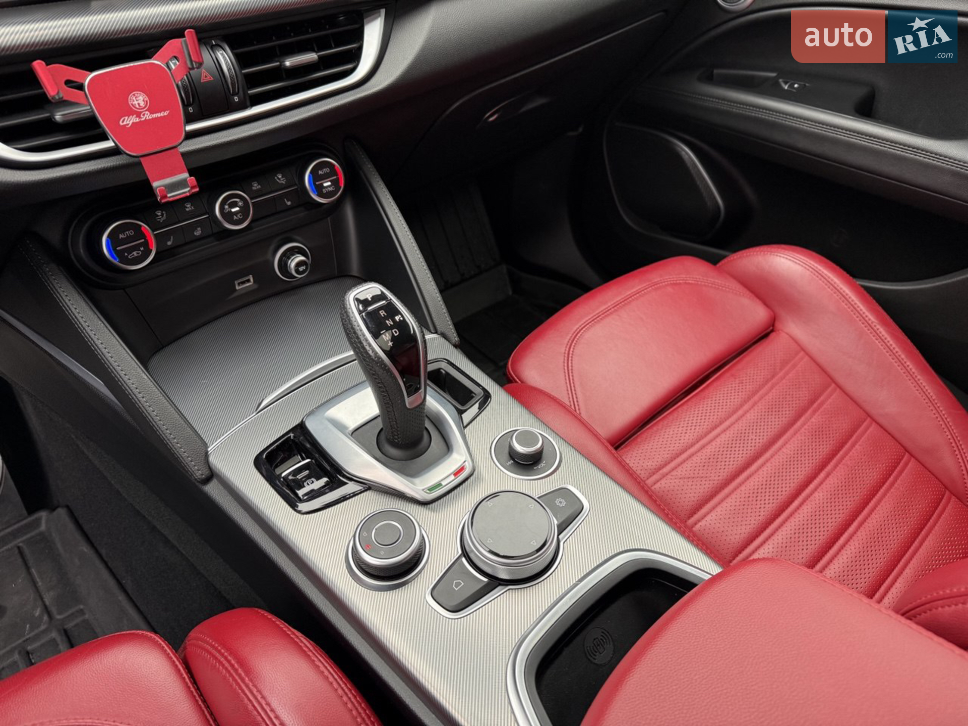 2022 Alfa Romeo Stelvio - мініатюра 23