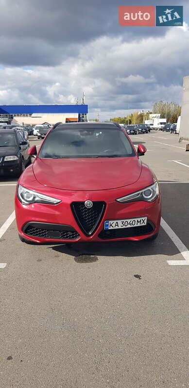 Alfa Romeo Stelvio 2017