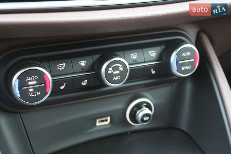 Позашляховик / Кросовер Alfa Romeo Stelvio 2018 в Світловодську