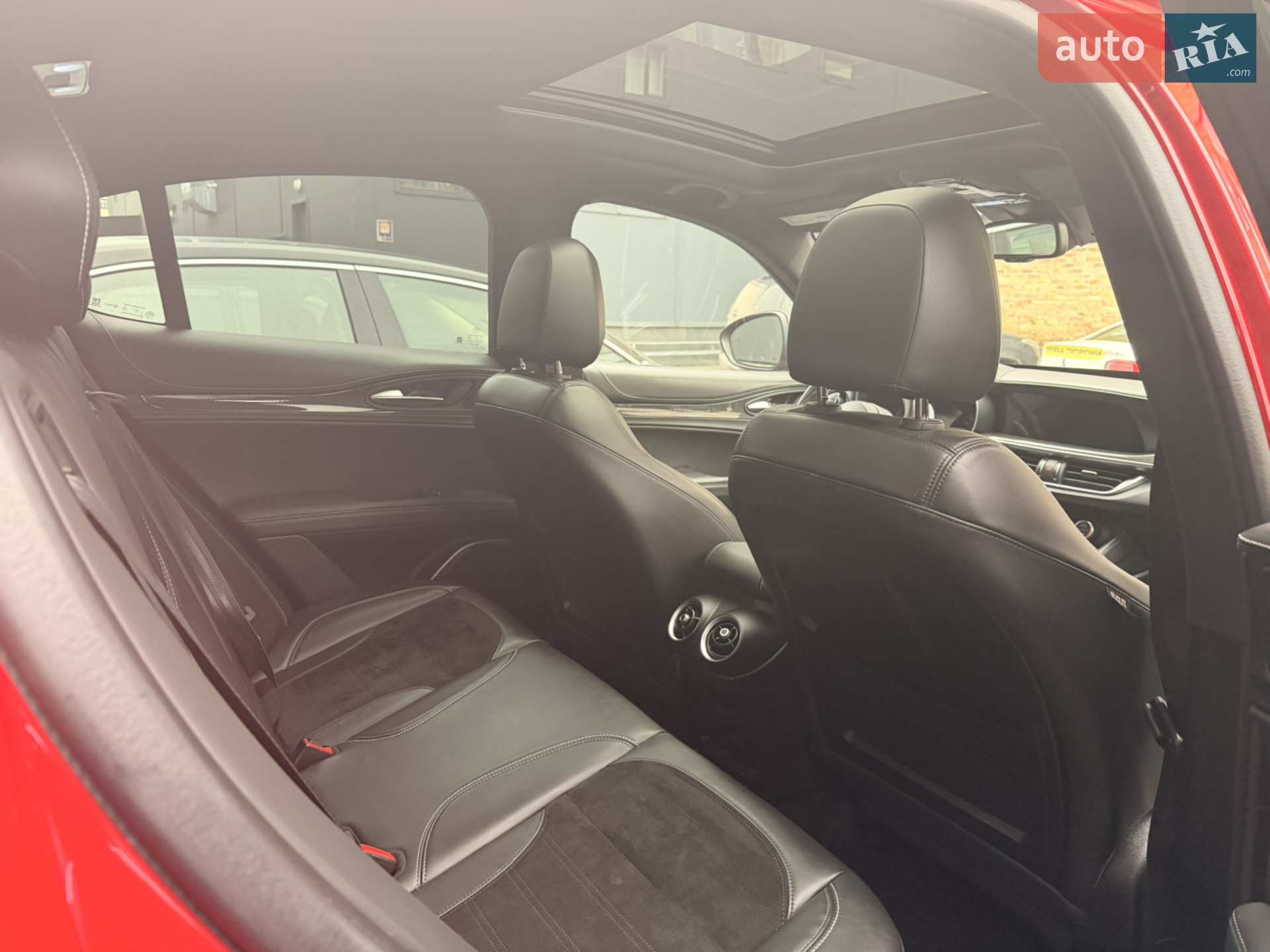 2018 Alfa Romeo Stelvio - мініатюра 10