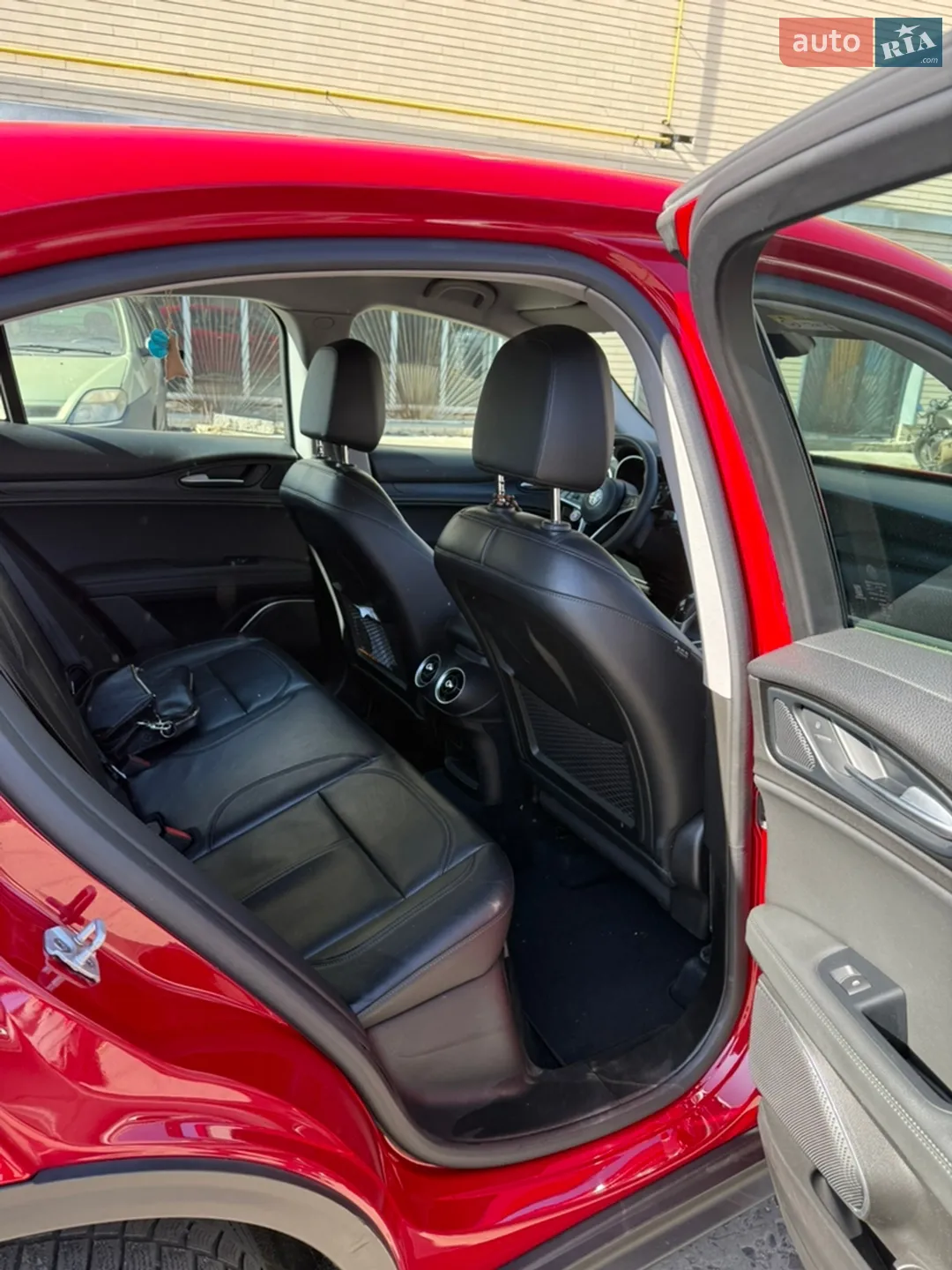 2018 Alfa Romeo Stelvio - мініатюра 11