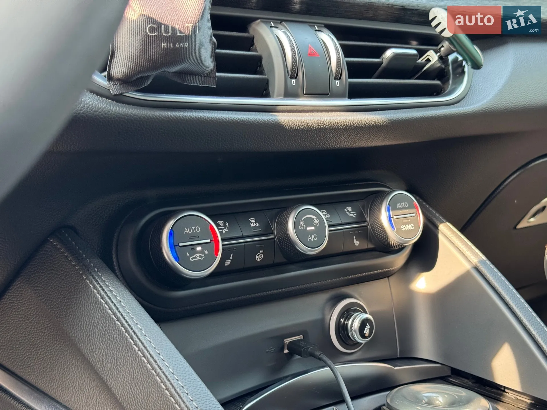 2020 Alfa Romeo Stelvio - мініатюра 23