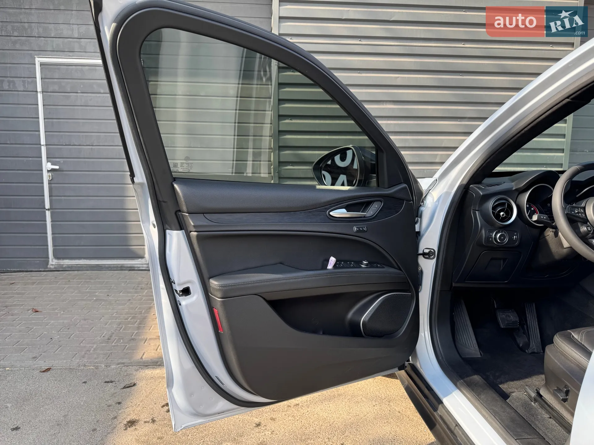 2020 Alfa Romeo Stelvio - мініатюра 29
