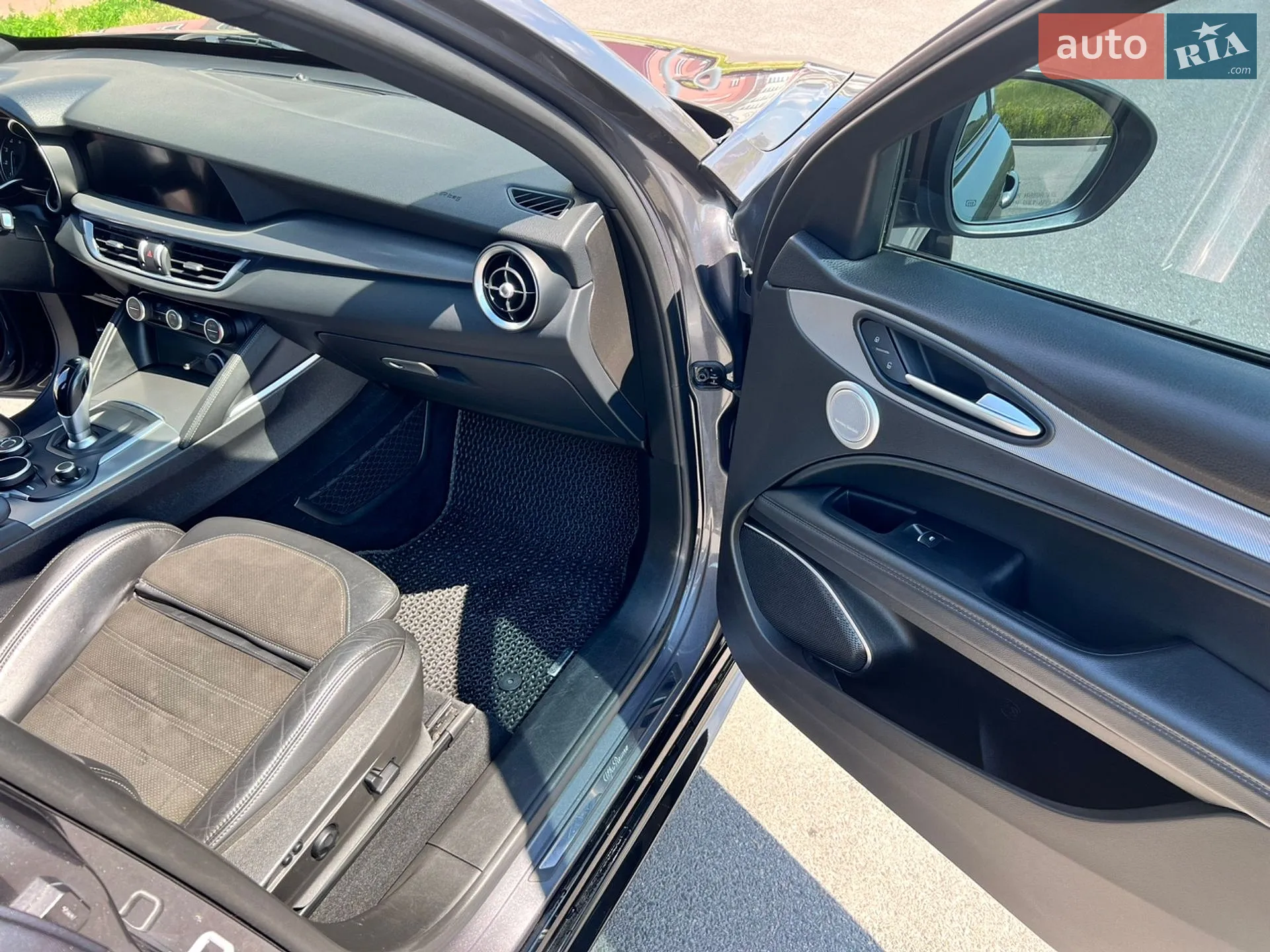 2017 Alfa Romeo Stelvio - мініатюра 22