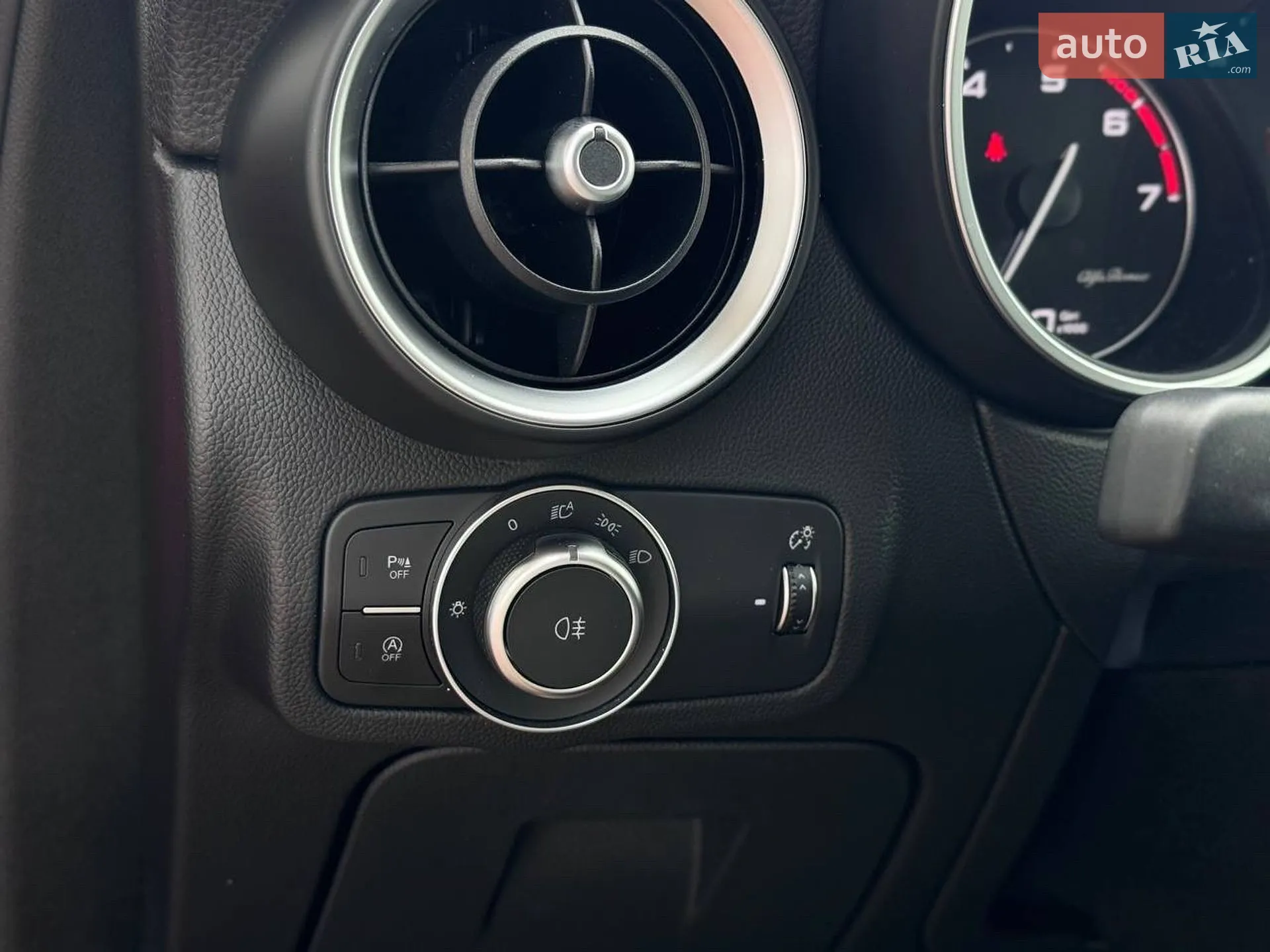 2018 Alfa Romeo Stelvio - мініатюра 43