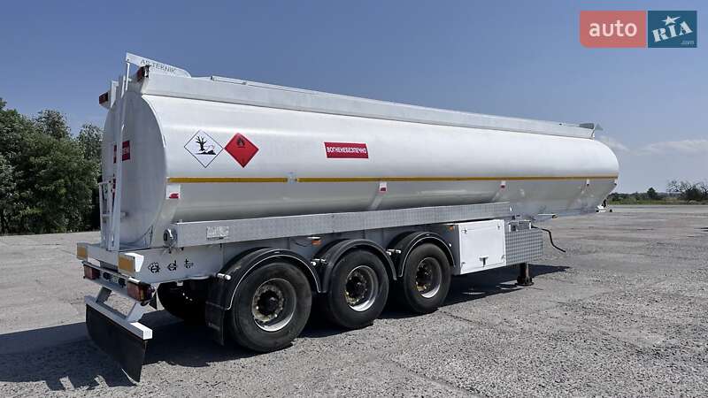 Цистерна Alpaslan TK-25 2015 в Дніпрі