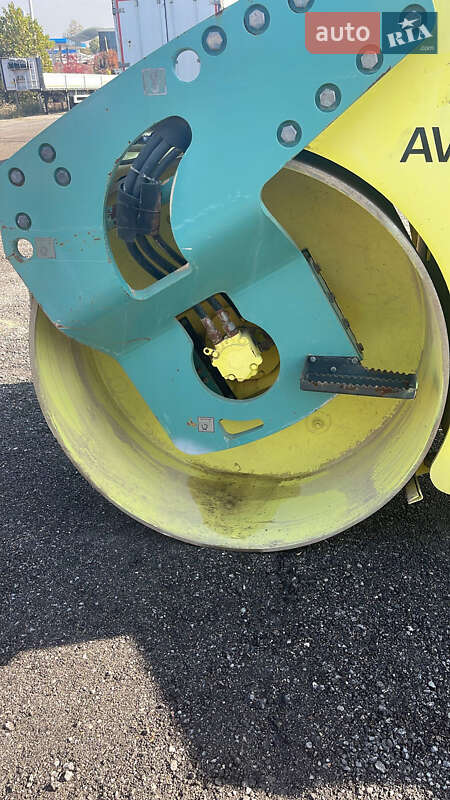 Дорожній каток Ammann AV 2011 в Василькові