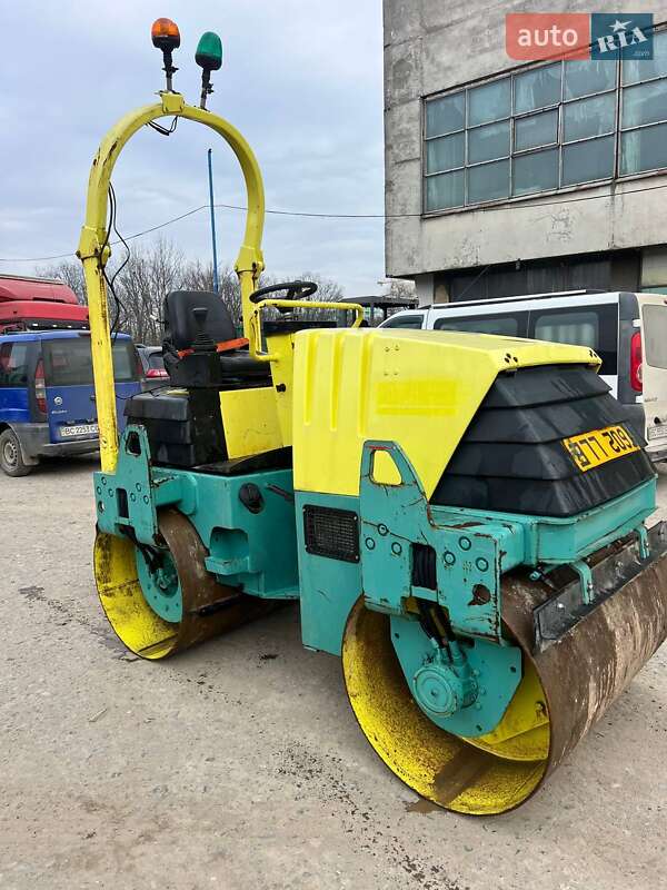 Дорожный каток Ammann AV 2010 в Львове
