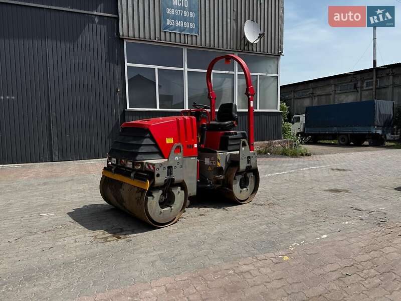 Дорожній каток Ammann AV 2011 в Львові