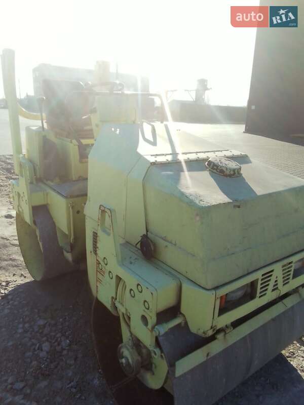 Дорожный каток Ammann AV 2001 в Киеве