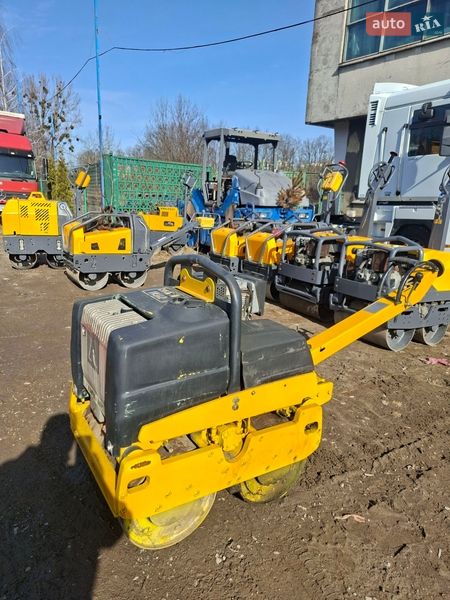 Дорожный каток Ammann AV 2015 в Львове