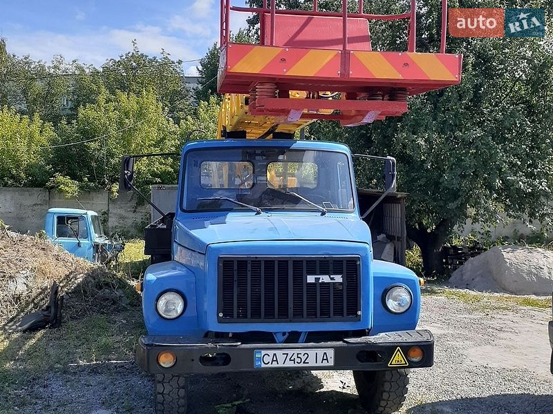Автовишка АП 17 1996 в Умані