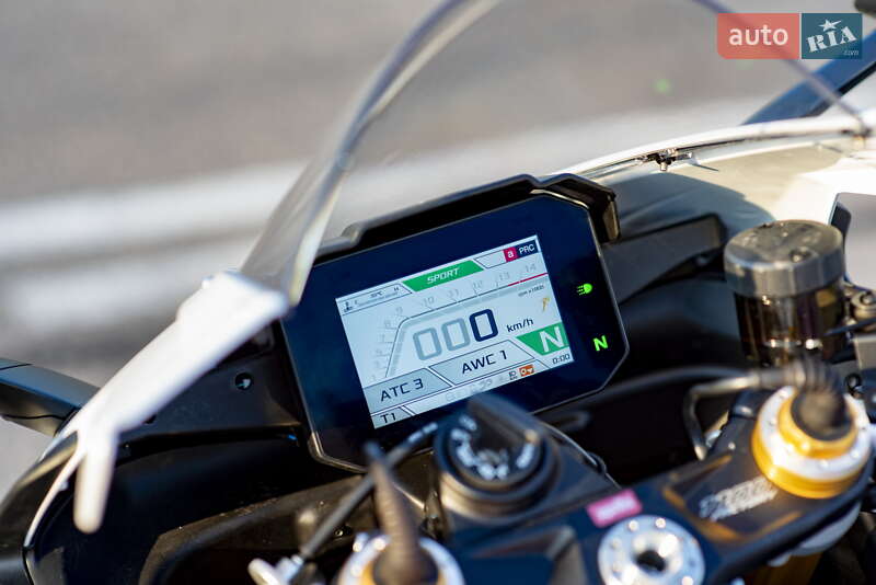 Спортбайк Aprilia RSV4 2023 в Днепре фото 6 Спортбайк Aprilia RSV4 2023 в Днепре