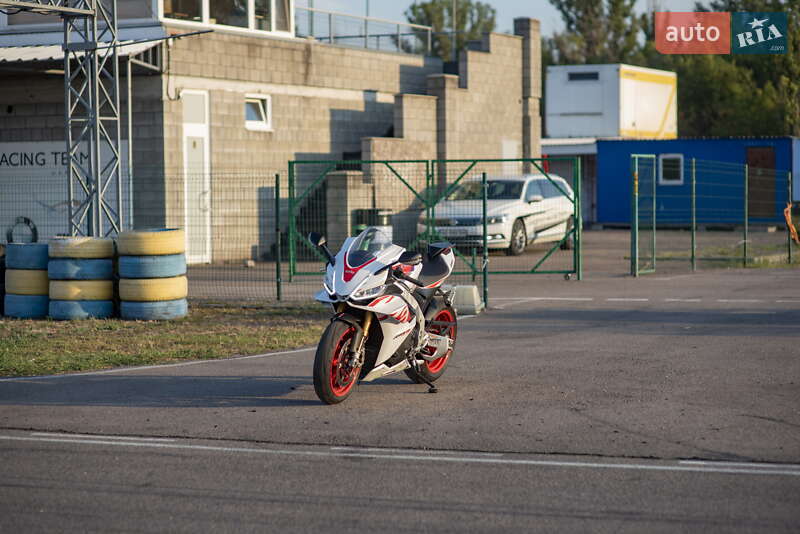 Спортбайк Aprilia RSV4 2023 в Днепре фото 17 Спортбайк Aprilia RSV4 2023 в Днепре