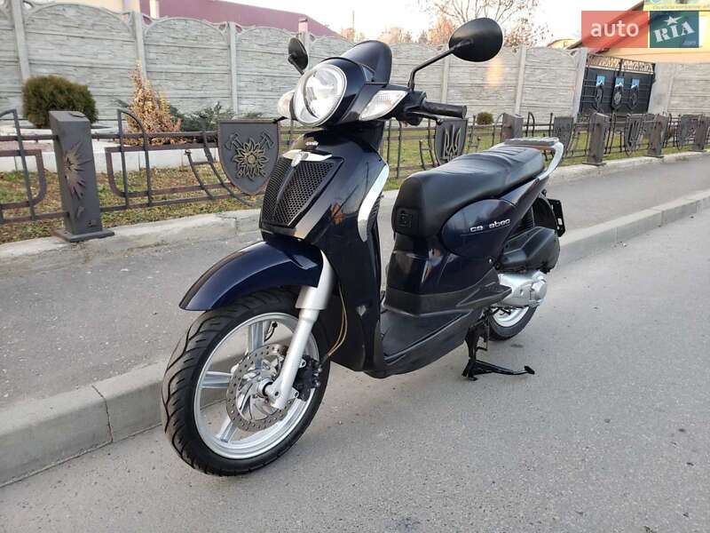 Скутер Aprilia Scarabeo 125 2011 в 