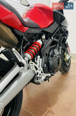 Мотоцикл Без обтікачів (Naked bike) Aprilia Shiver 2016 в 