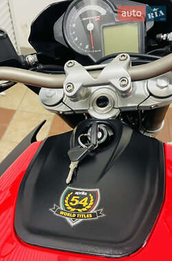 Мотоцикл Без обтікачів (Naked bike) Aprilia Shiver 2016 в 