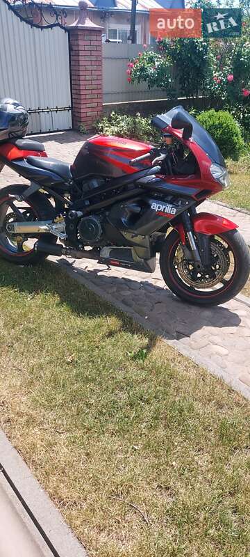 Спортбайк Aprilia SL 2004 в Кіцмані
