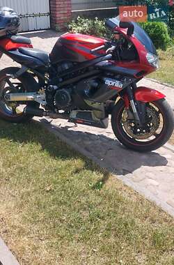 Спортбайк Aprilia SL 2004 в 