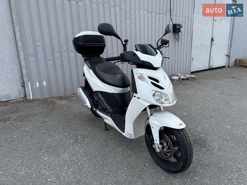 Макси-скутер Aprilia Sportcity 2013 в Днепре