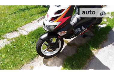 Скутер Aprilia SR 2003 в Сокале