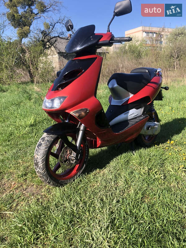 Скутер Aprilia SR 2008 в Черновцах фото Скутер Aprilia SR 2008 в Черновцах