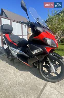 Скутер Aprilia SR 2012 в 