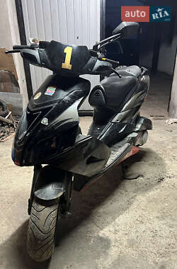 Спортбайк Aprilia SR 2004 в Теребовлі
