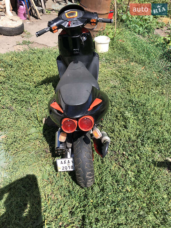 Скутер Aprilia SR 1999 в Знам'янці