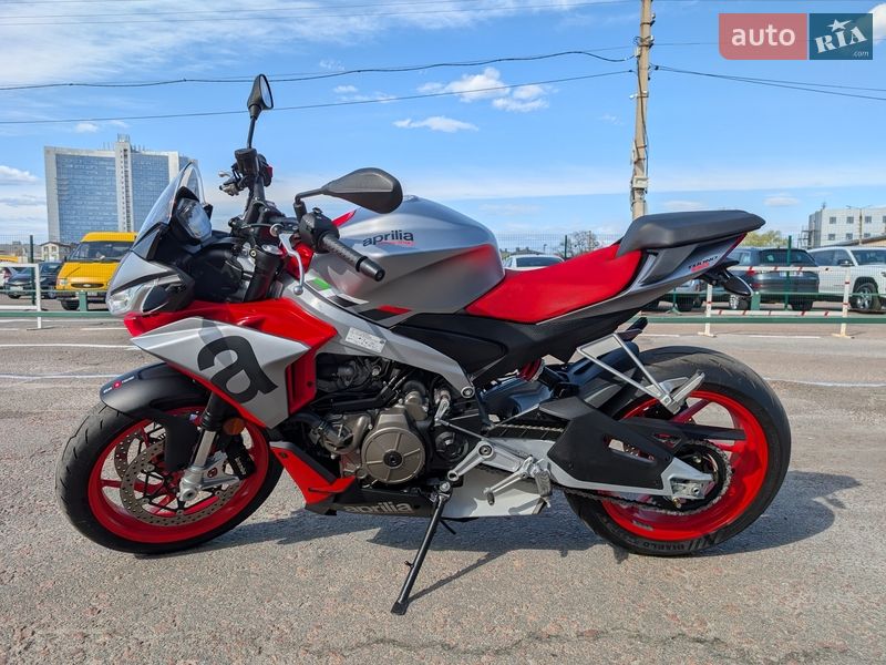 Aprilia Tuono 2021