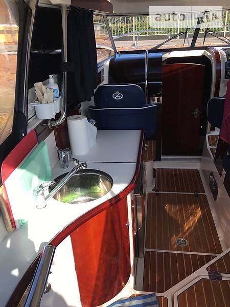 Моторна яхта Aquador 28 2013 в Києві фото 11 Моторна яхта Aquador 28 2013 в Києві