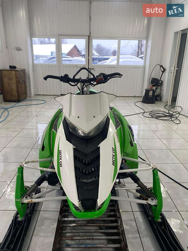Спортивные снегоходы Arctic cat XF 2012 в Львове