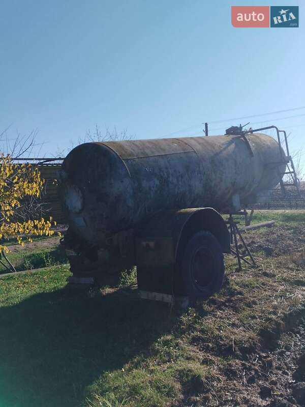 Цистерна напівпричіп АРУП 8 1986 в Овручі