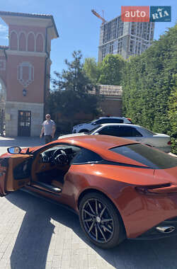Купе Aston Martin DB11 2017 в Дніпрі